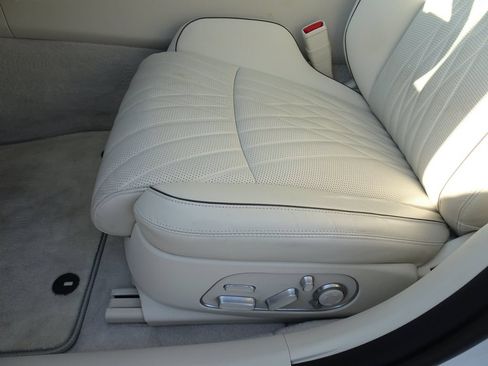 Used 2025 Genesis G90 3.5T AWD/4WD image 11