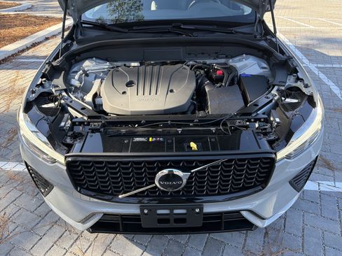 Certified 2025 Volvo XC60 B5 Plus image 36