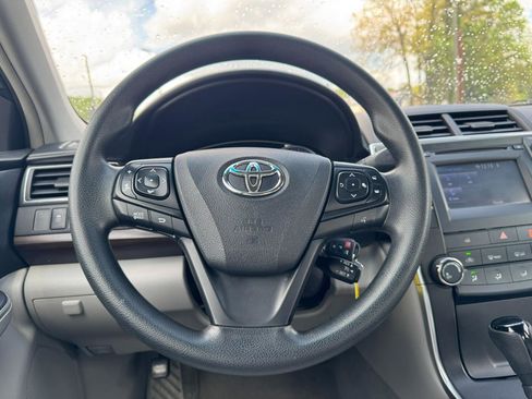Used 2016 Toyota Camry LE image 15