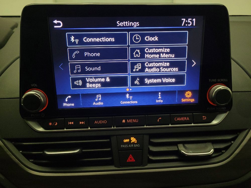 Used 2024 Nissan Altima 2.5 SV FWD image 25