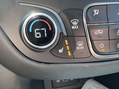 Used 2023 Chevrolet Equinox LT image 22