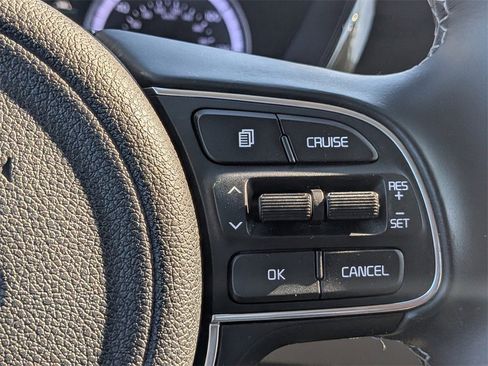 Used 2020 Kia Niro LXS image 24