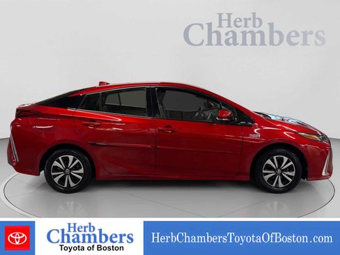 Used 2017 Toyota Prius Prime Premium FWD image 11