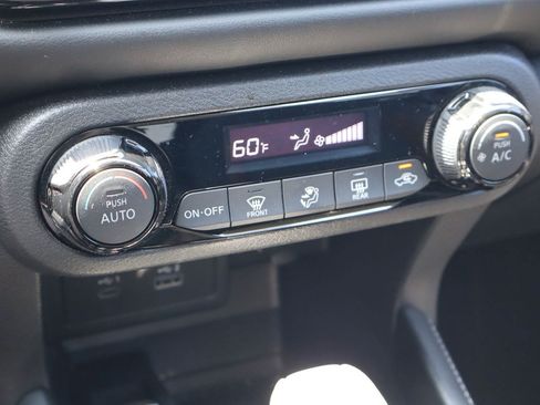 Used 2023 Nissan Kicks SR FWD image 22