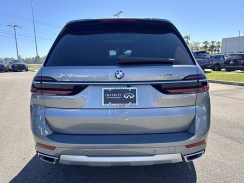 Used 2024 BMW X7 xDrive40i image 7
