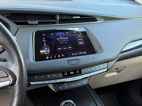 Used 2020 Cadillac XT4 Premium Luxury w/ Cold Weather Package AWD/4WD image 21