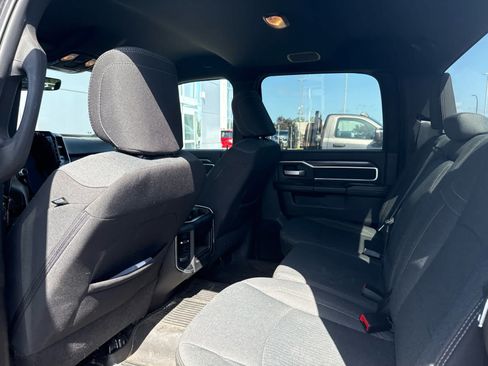 Used 2024 RAM 2500 Big Horn w/ Sport Appearance Package AWD/4WD image 7
