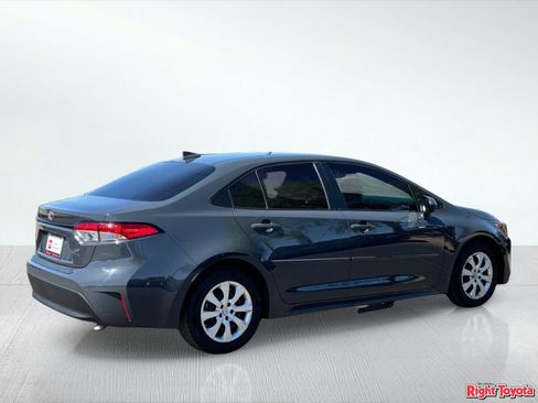 Certified 2025 Toyota Corolla LE FWD image 5