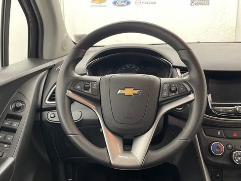 Certified 2022 Chevrolet Trax LT w/ Sport Edition image 8