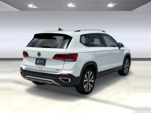 Used 2022 Volkswagen Taos SE AWD/4WD image 8