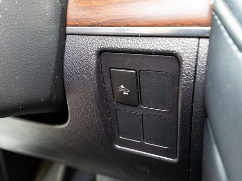 Used 2016 Toyota Land Cruiser image 32