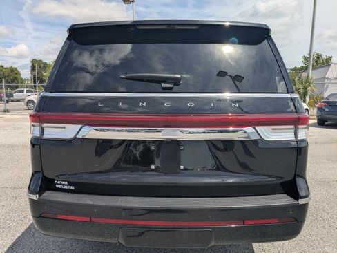 Used 2023 Lincoln Navigator Reserve AWD/4WD image 5