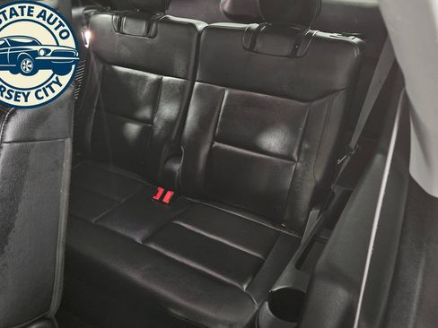 Used 2021 Ford Explorer Limited w/ Equipment Group 301A AWD/4WD image 32