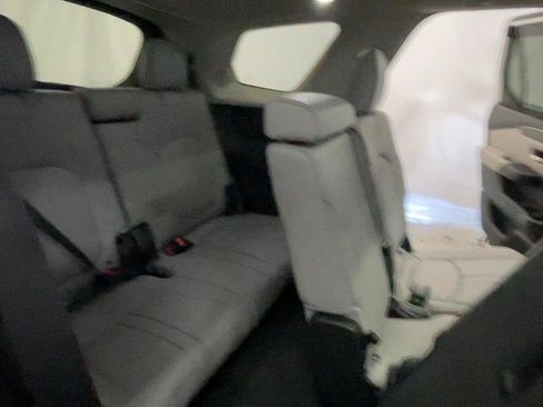 Used 2025 Honda Pilot Elite image 25