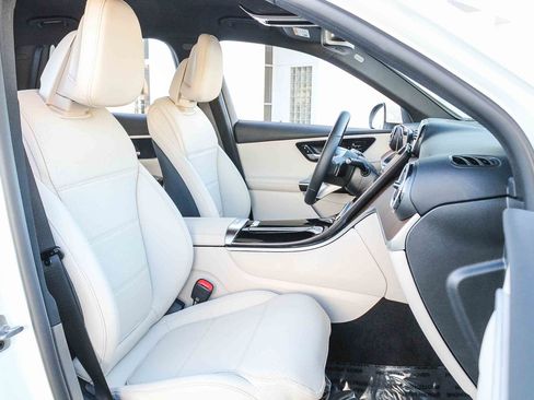 Certified 2025 Mercedes-Benz GLC 300 4MATIC image 17