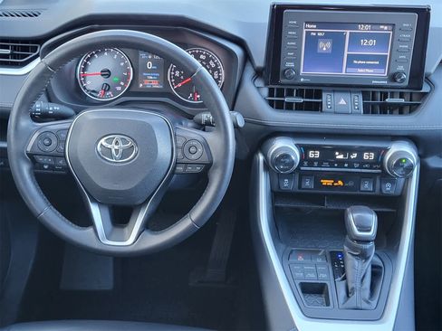 Used 2020 Toyota RAV4 XLE Premium image 24