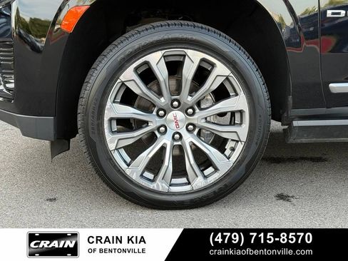 Used 2021 GMC Yukon Denali w/ Denali Premium Package AWD/4WD image 35