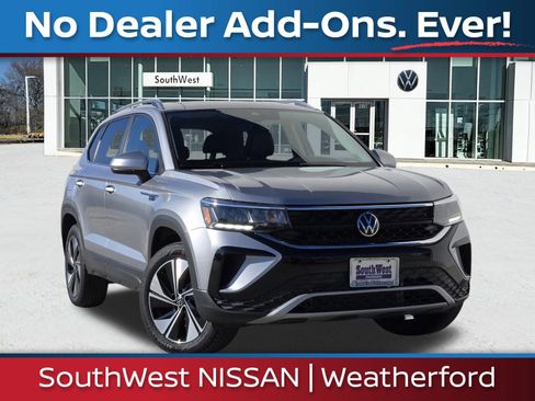 Used 2024 Volkswagen Taos SE AWD/4WD image 1