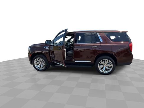 Certified 2022 GMC Yukon SLT w/ SLT Luxury Package AWD/4WD image 5