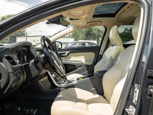 Used 2015 Volvo V60 T5 Cross Country w/ Convenience Package AWD/4WD image 7