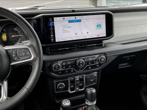 Used 2024 Jeep Wrangler Unlimited Sahara image 6