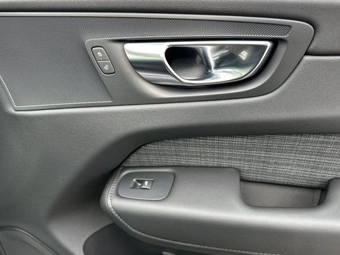Used 2025 Volvo XC60 B5 Core w/ Protection Package Premier image 18