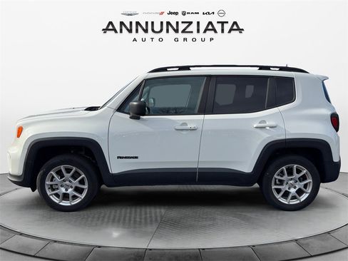 Used 2022 Jeep Renegade Latitude w/ Convenience Group image 2
