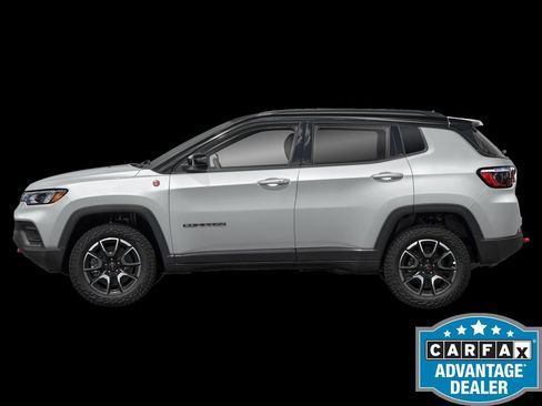 Used 2023 Jeep Compass Trailhawk AWD/4WD image 5