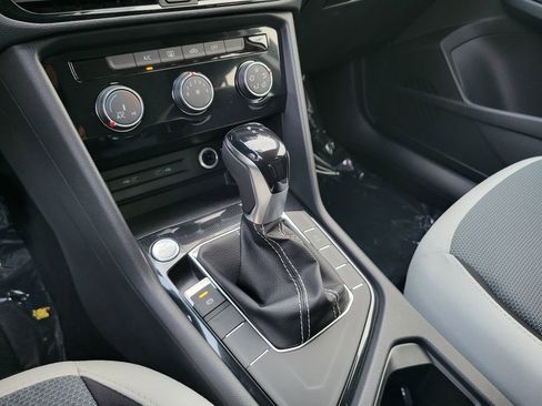 New 2026 Volkswagen Taos S image 9