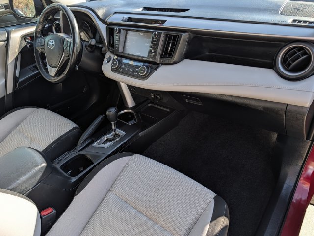 Used 2018 Toyota RAV4 XLE FWD image 34