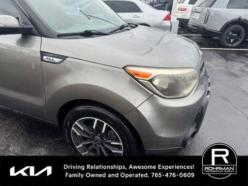 Used 2014 Kia Soul + w/ Audio Package FWD image 3