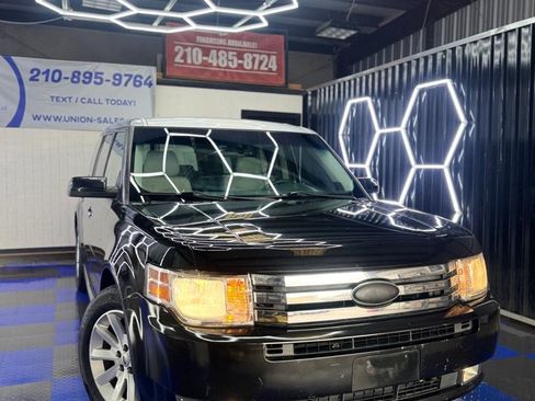 Used 2011 Ford Flex SEL w/ Rapid Spec Order Code FWD image 12