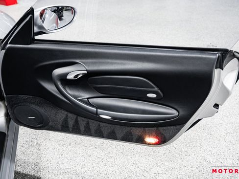 Used 2002 Porsche 911 Carrera image 32