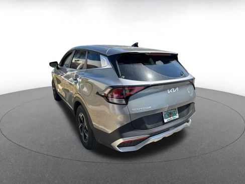 Used 2025 Kia Sportage LX image 5