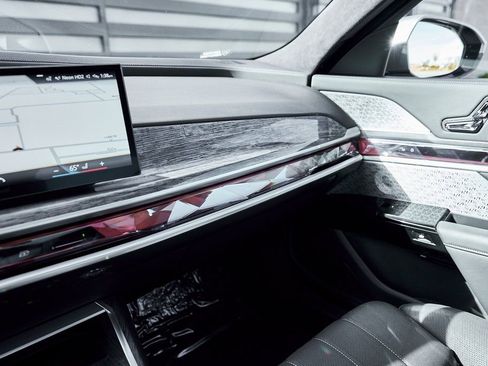 Used 2024 BMW 760i xDrive image 80