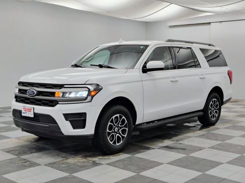 Used 2024 Ford Expedition Max XLT image 7