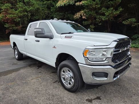 Used 2024 RAM 3500 Tradesman w/ Chrome Appearance Group AWD/4WD image 3