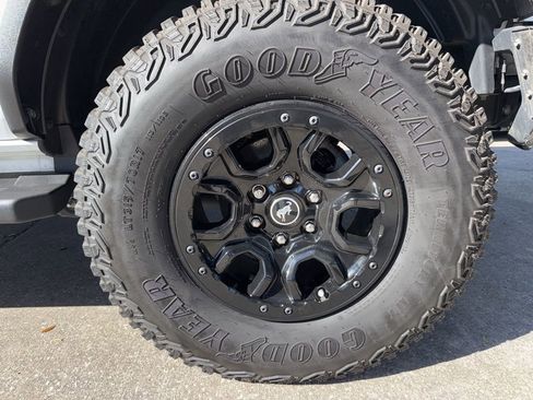 Used 2022 Ford Bronco Wildtrak image 41