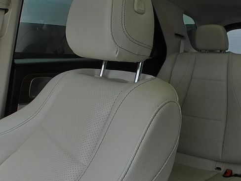 Used 2022 Mercedes-Benz GLE 350 4MATIC image 9