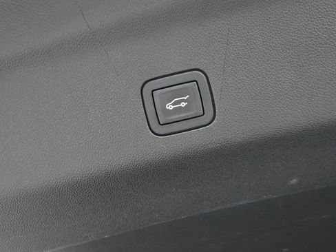 Used 2023 Cadillac Escalade V image 32