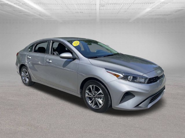 Used 2024 Kia Forte LXS FWD image 4