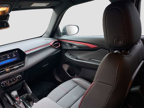 Used 2025 Chevrolet TrailBlazer RS w/ Convenience Package image 23