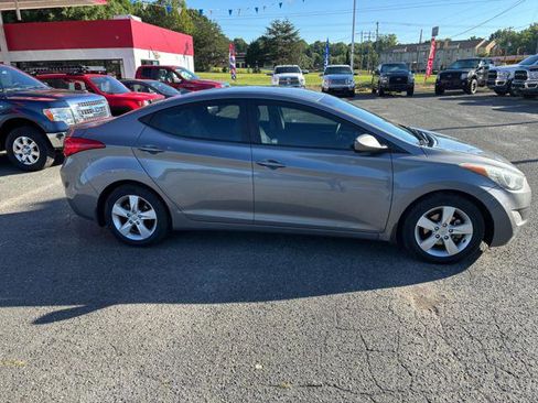 Used 2013 Hyundai Elantra GLS w/ Preferred Pkg FWD image 4