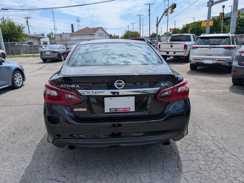 Used 2017 Nissan Altima 2.5 SR w/ LED Appearance Package FWD image 8