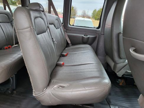 Used 2015 Chevrolet Express 3500 LS image 42