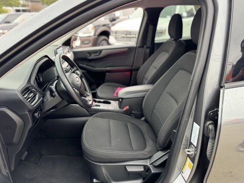 Used 2025 Ford Escape Active image 14