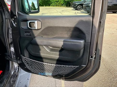Used 2021 Jeep Wrangler Unlimited Sahara AWD/4WD image 22