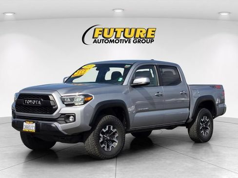 Certified 2020 Toyota Tacoma TRD Off-Road AWD/4WD image 10