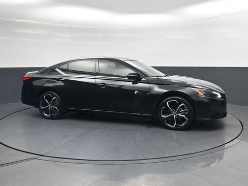 Certified 2025 Nissan Altima 2.5 SR FWD image 4