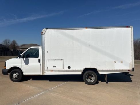 Used 2004 Chevrolet Express 3500 image 2